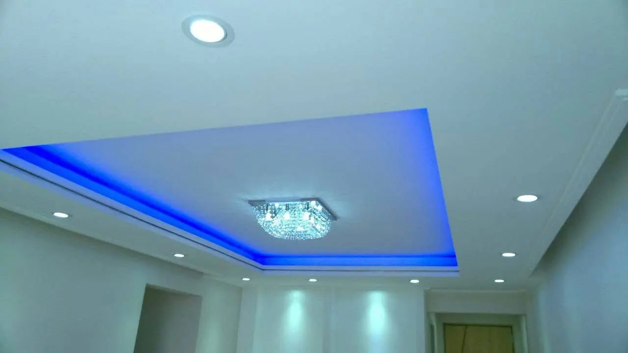 Teto com iluminação de led indireta