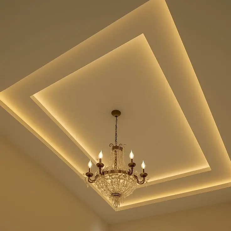 Detalhe de gesso decorativo com molduras ornamentais